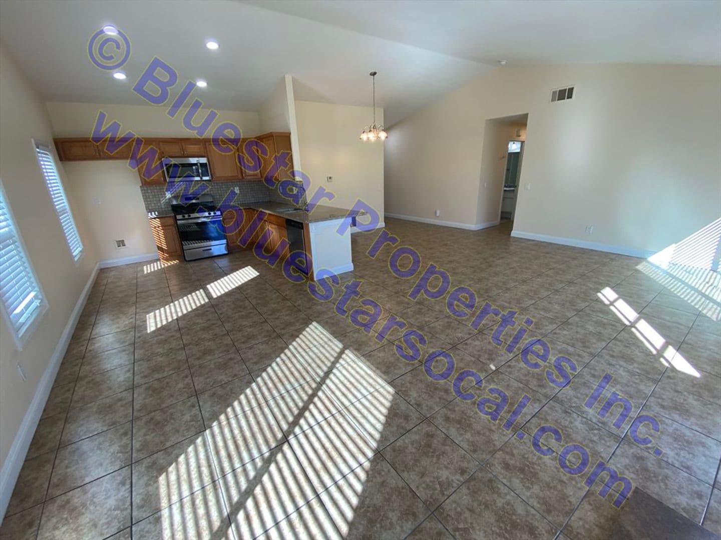 Adelanto House: 10735 Wakefield Street E