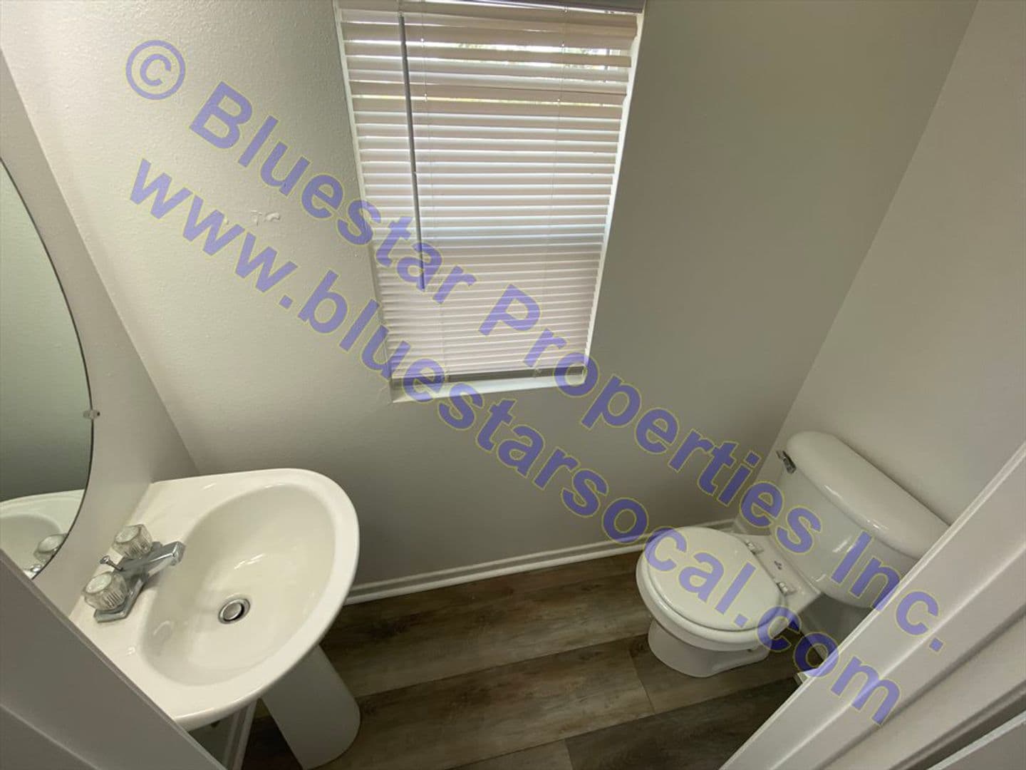 Victorville House: 15096 Roan Circle