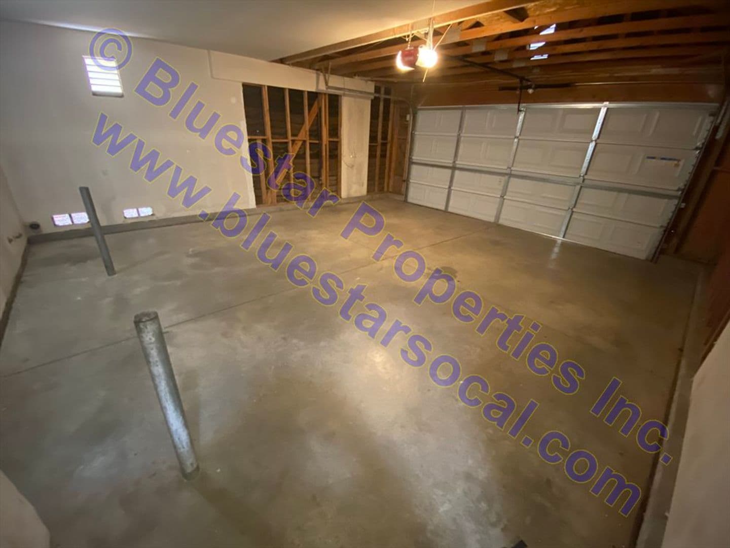 Adelanto House: 10735 Wakefield Street E