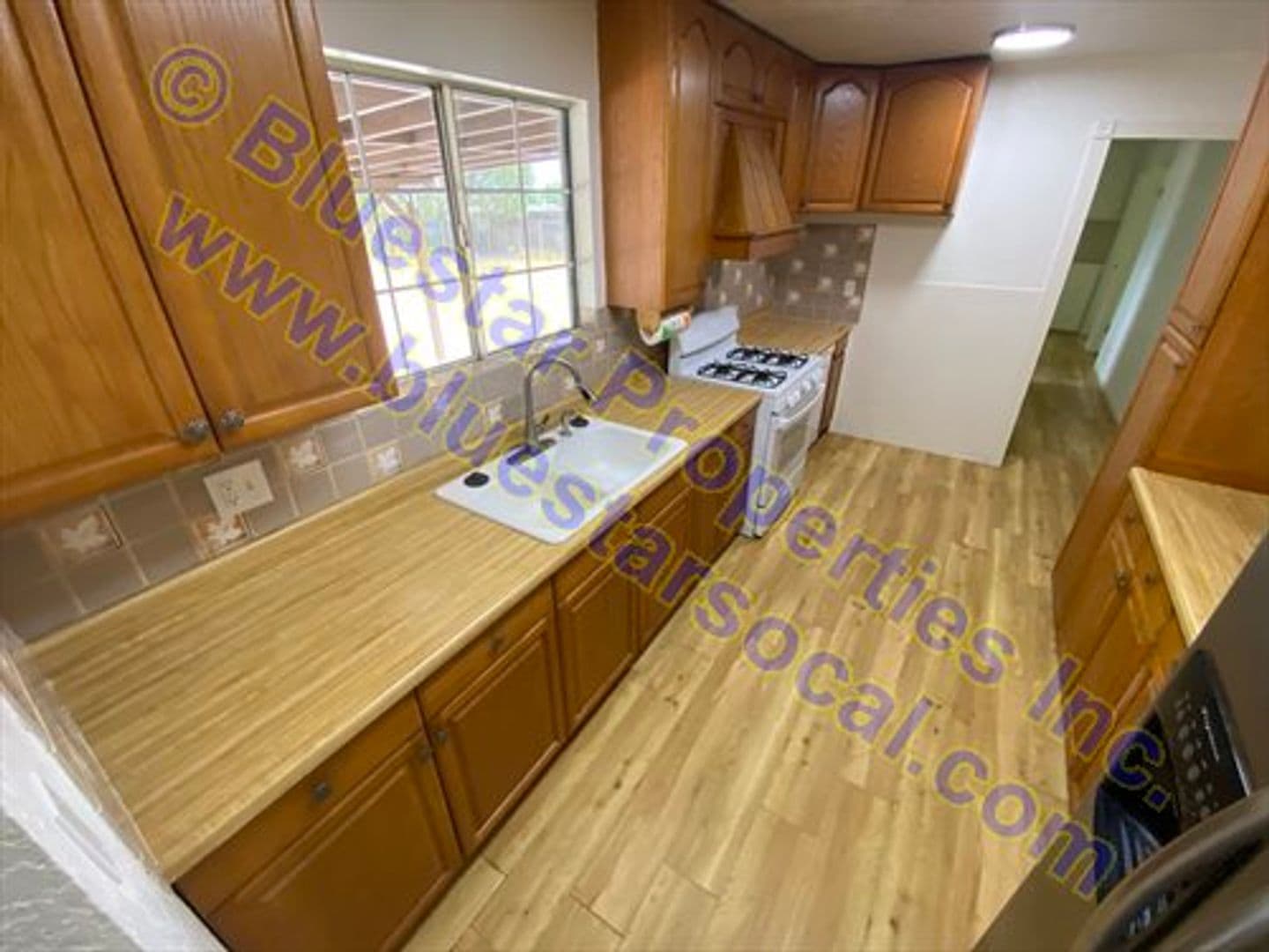Hesperia House: 14990 Ash St.
