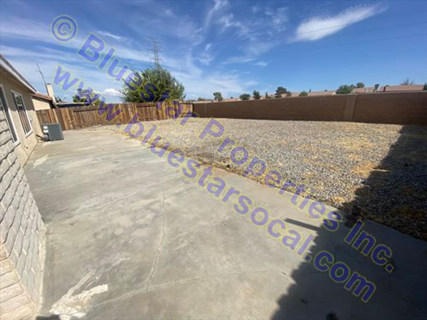 Adelanto House: 10735 Wakefield Street E