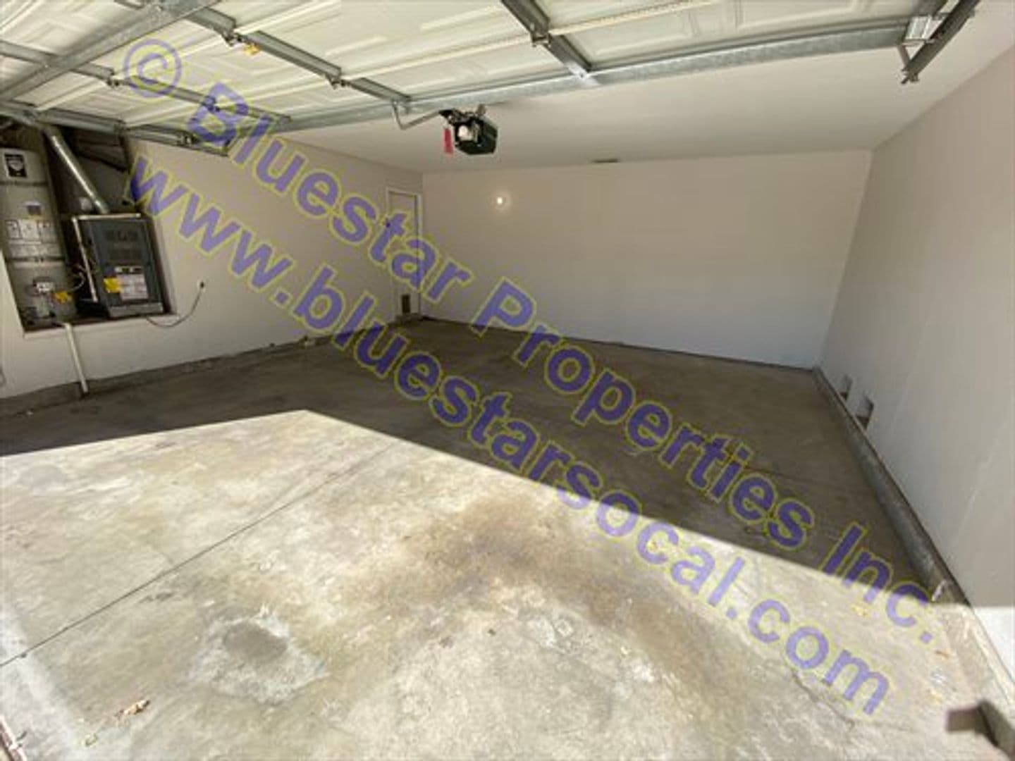 Adelanto House: 10840 Floral Street