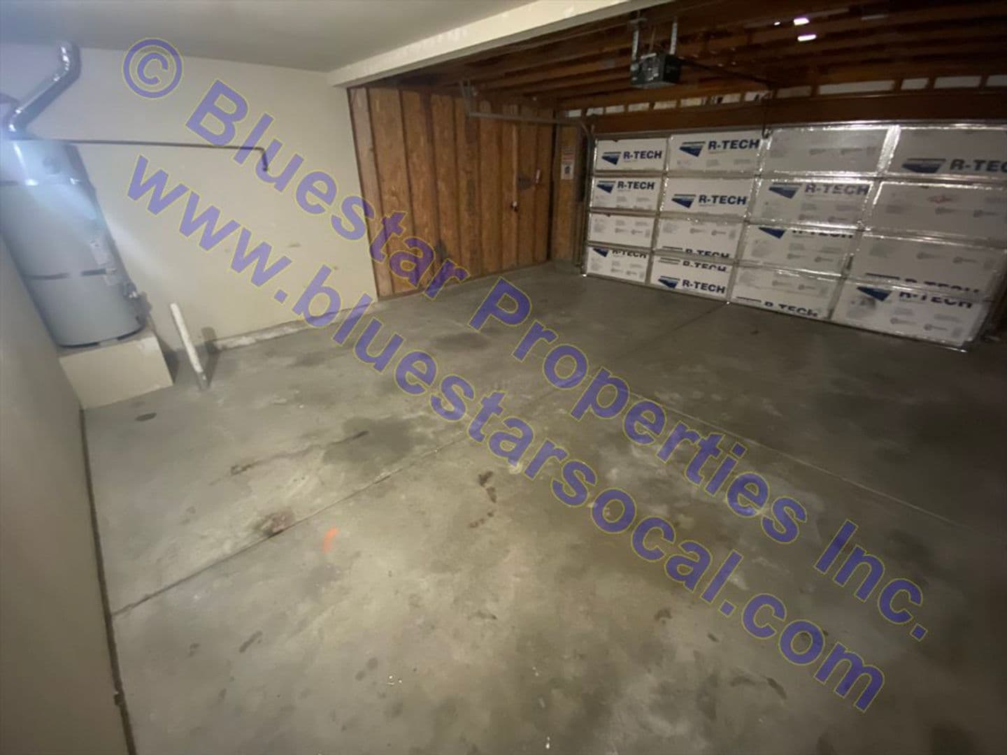 Victorville House: 15096 Roan Circle