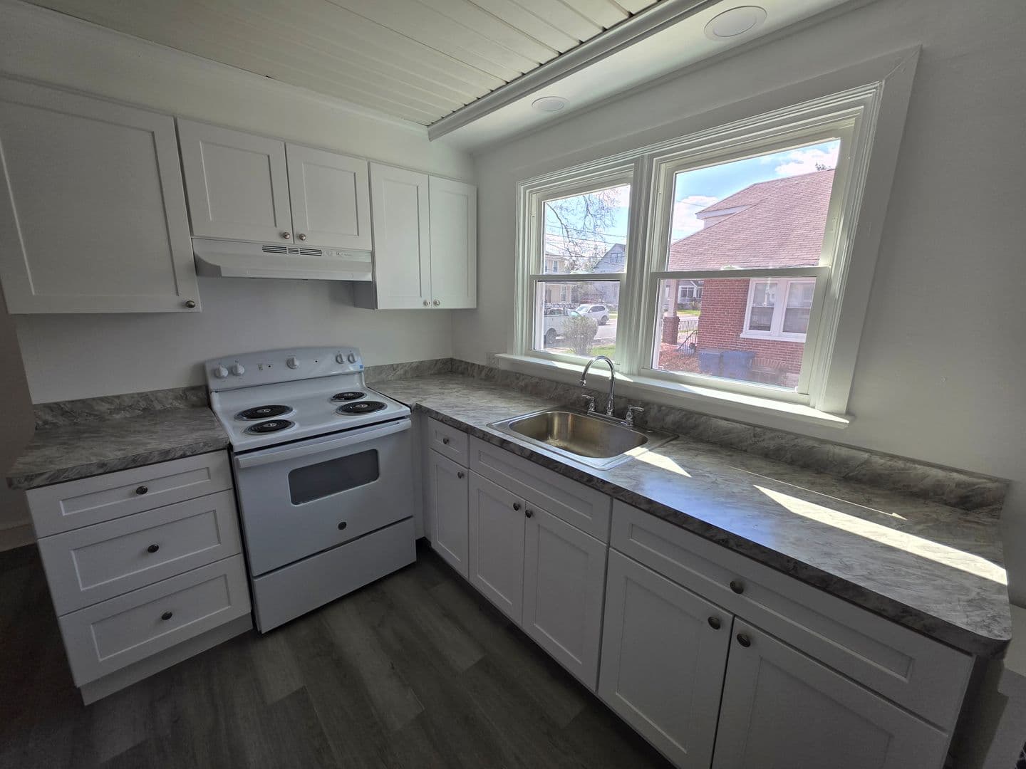 Wilmington House: 19 Champlain Ave.