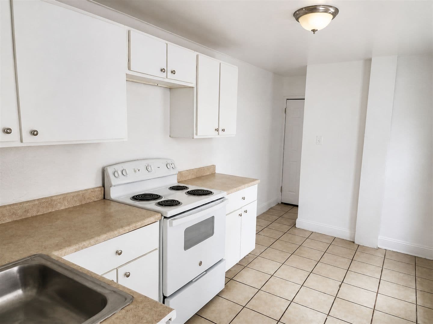 Wilmington Townhome: 1207 Lancaster Ave.