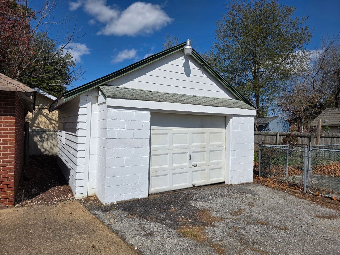 Wilmington House: 19 Champlain Ave.