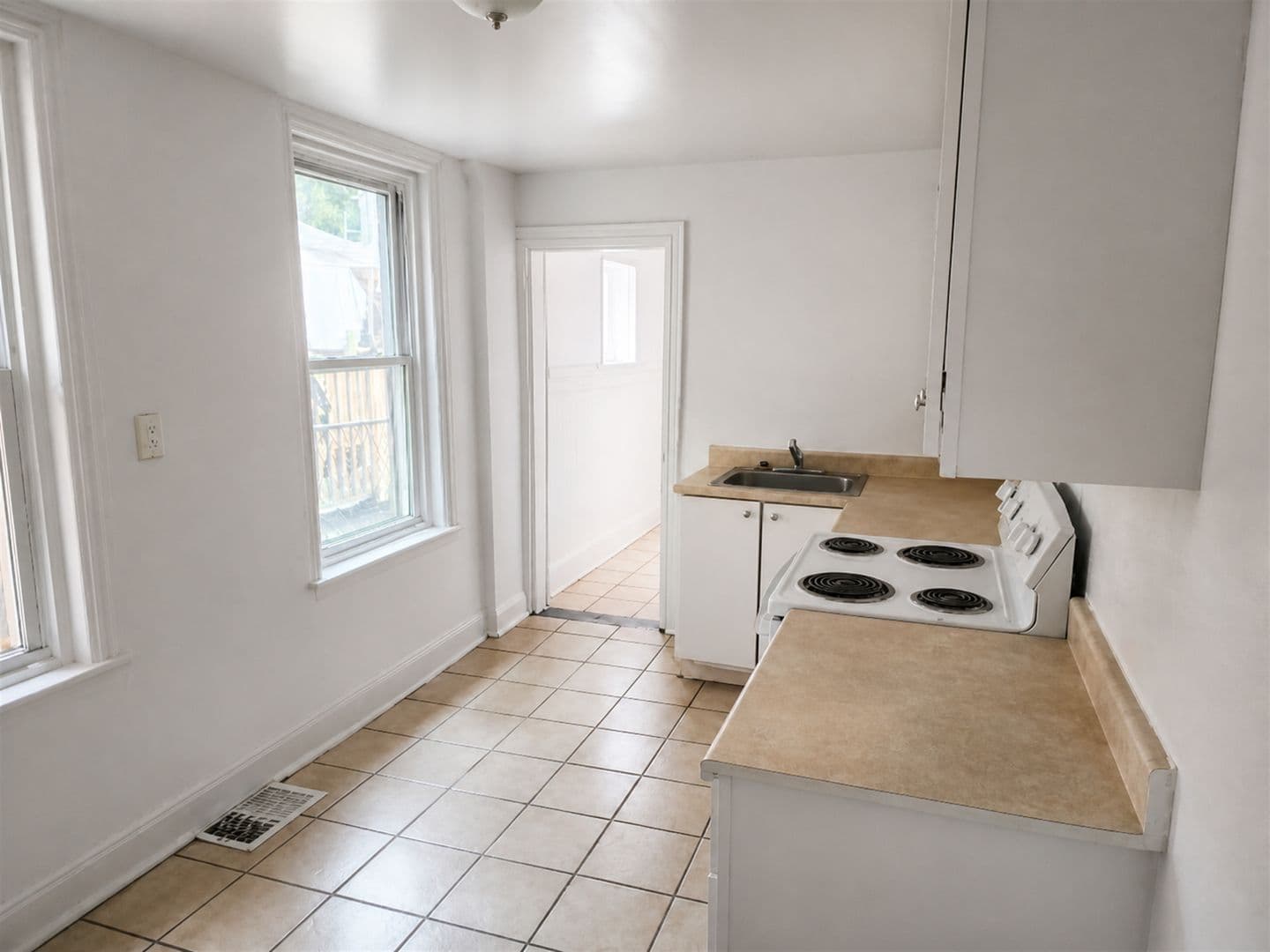 Wilmington Townhome: 1207 Lancaster Ave.