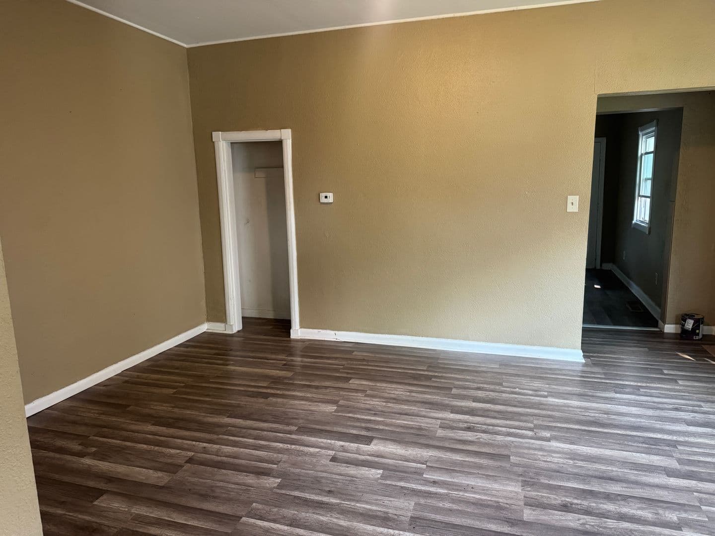 St. Joseph Apartment: 813 N 5th St.