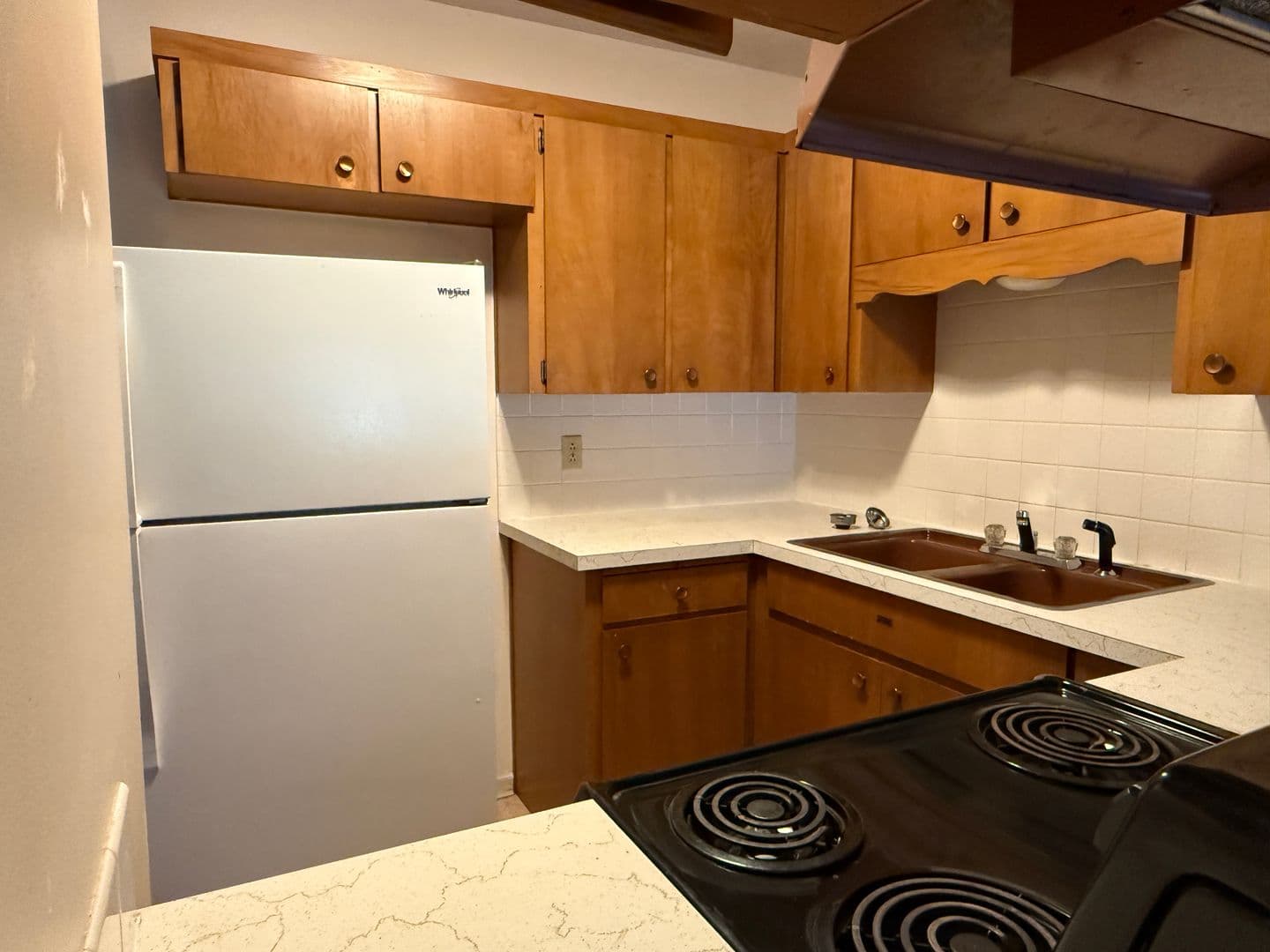 St. Joseph Apartment: 421 N 25th St.