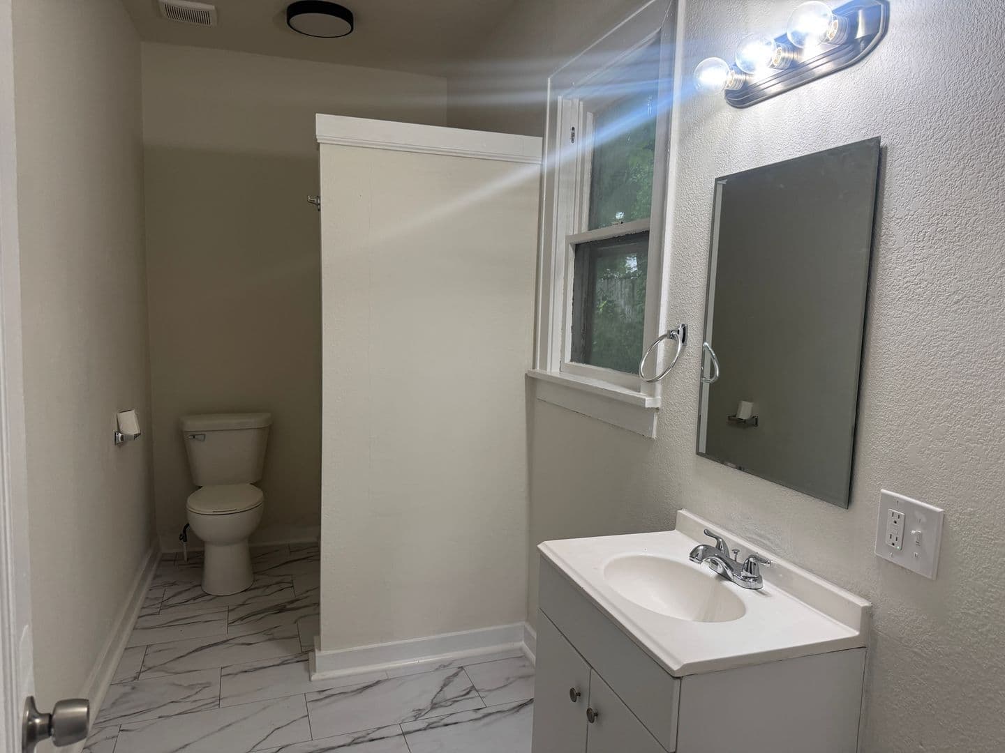 St. Joseph Apartment: 2522 Olive St.