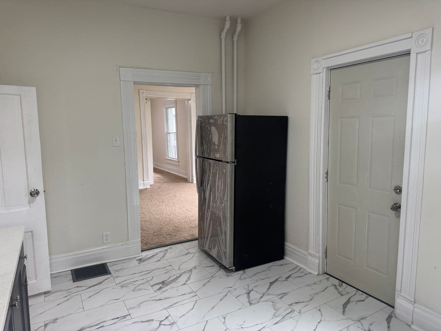 St. Joseph Apartment: 2522 Olive St.