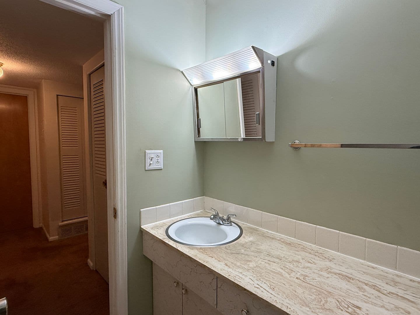 St. Joseph Apartment: 421 N 25th St.