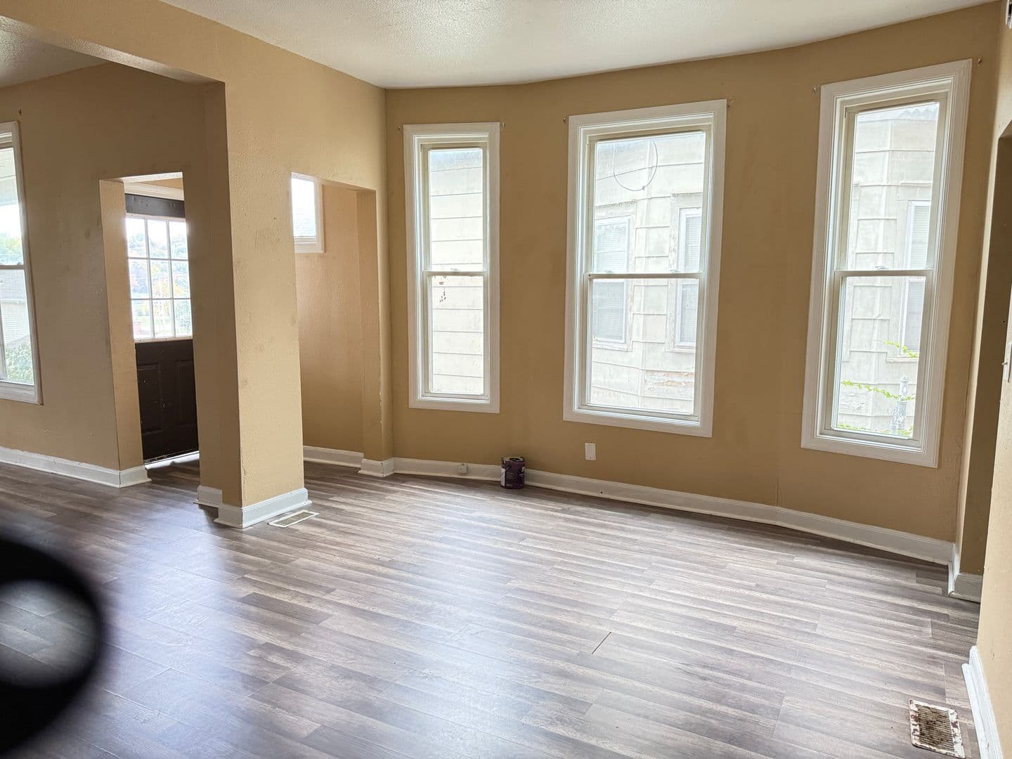 St. Joseph Apartment: 813 N 5th St.