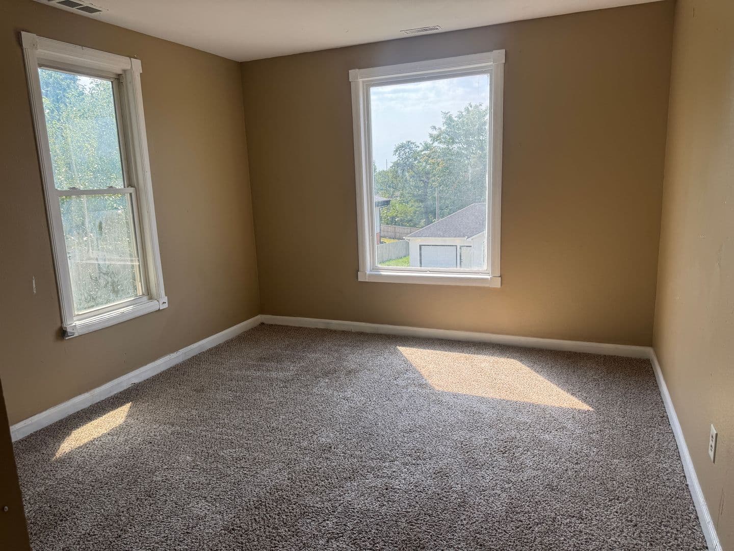 St. Joseph Apartment: 813 N 5th St.