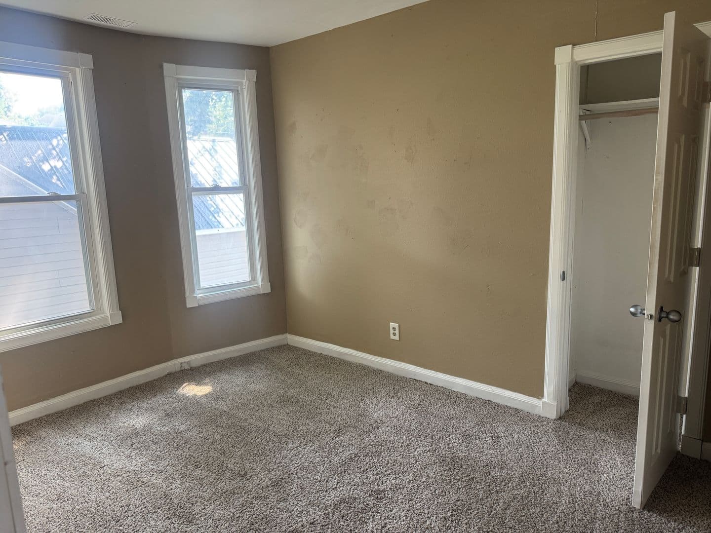 St. Joseph Apartment: 813 N 5th St.