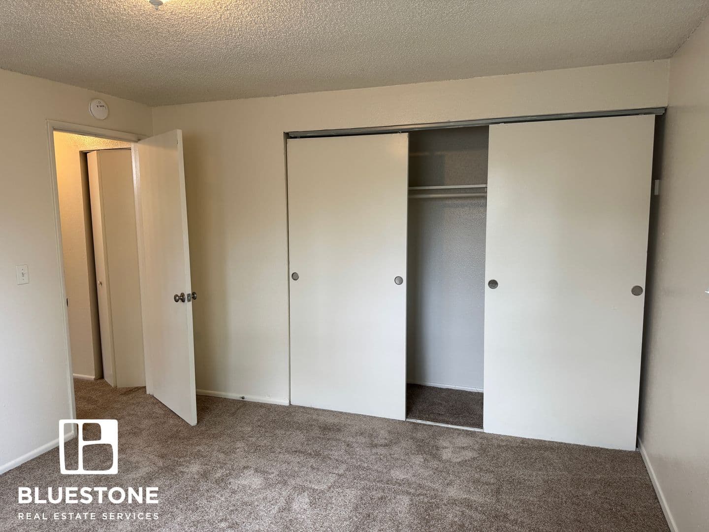 Gresham Apartment: 10 NE 162nd Ave