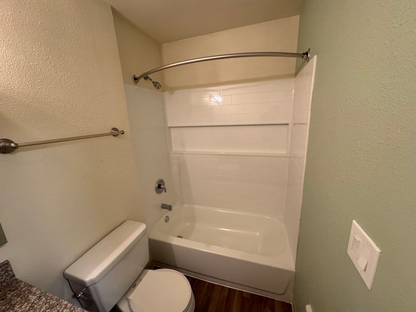 Milwaukie Apartment: 11850 SE 26th