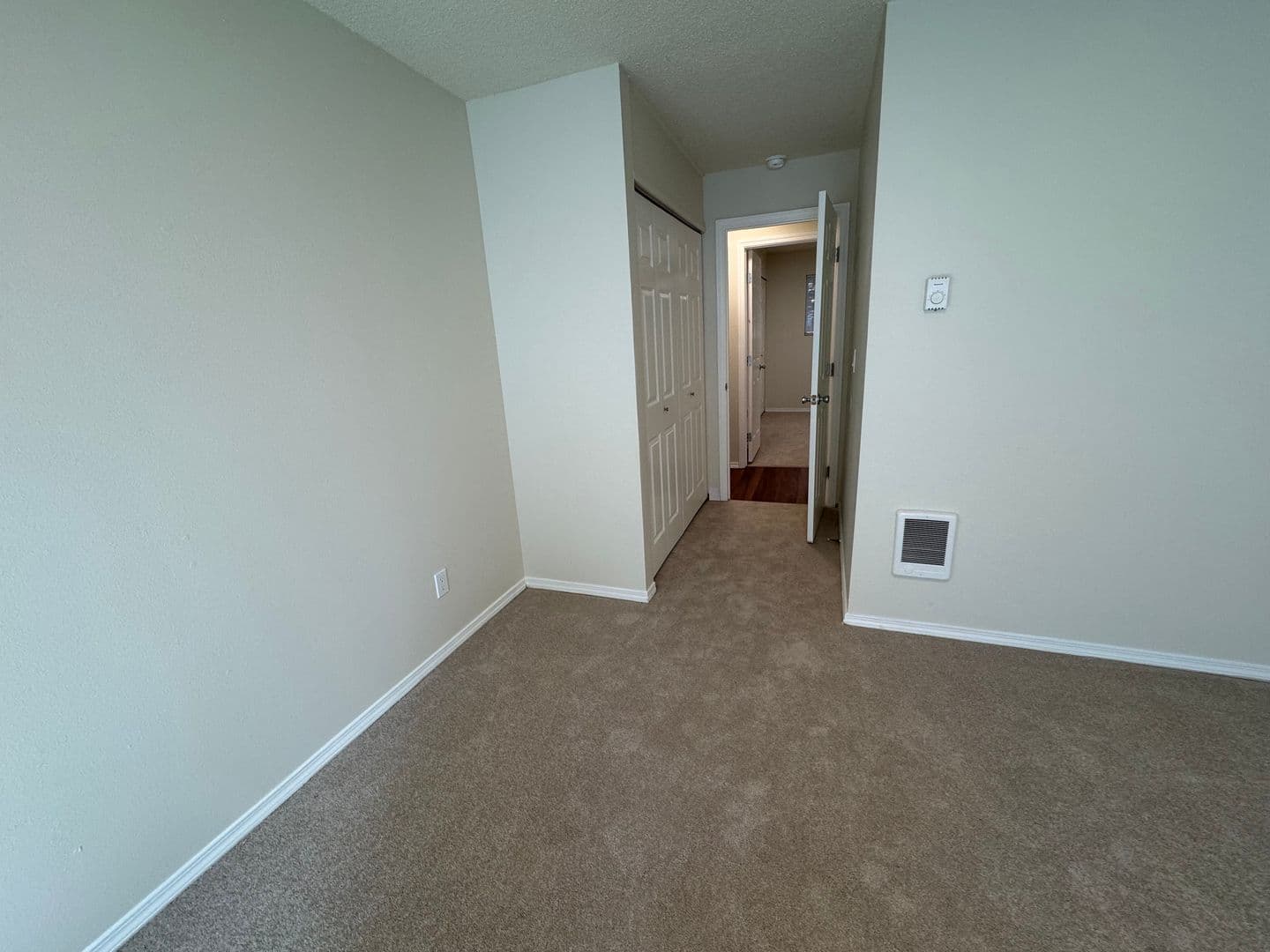 Milwaukie Apartment: 11850 SE 26th