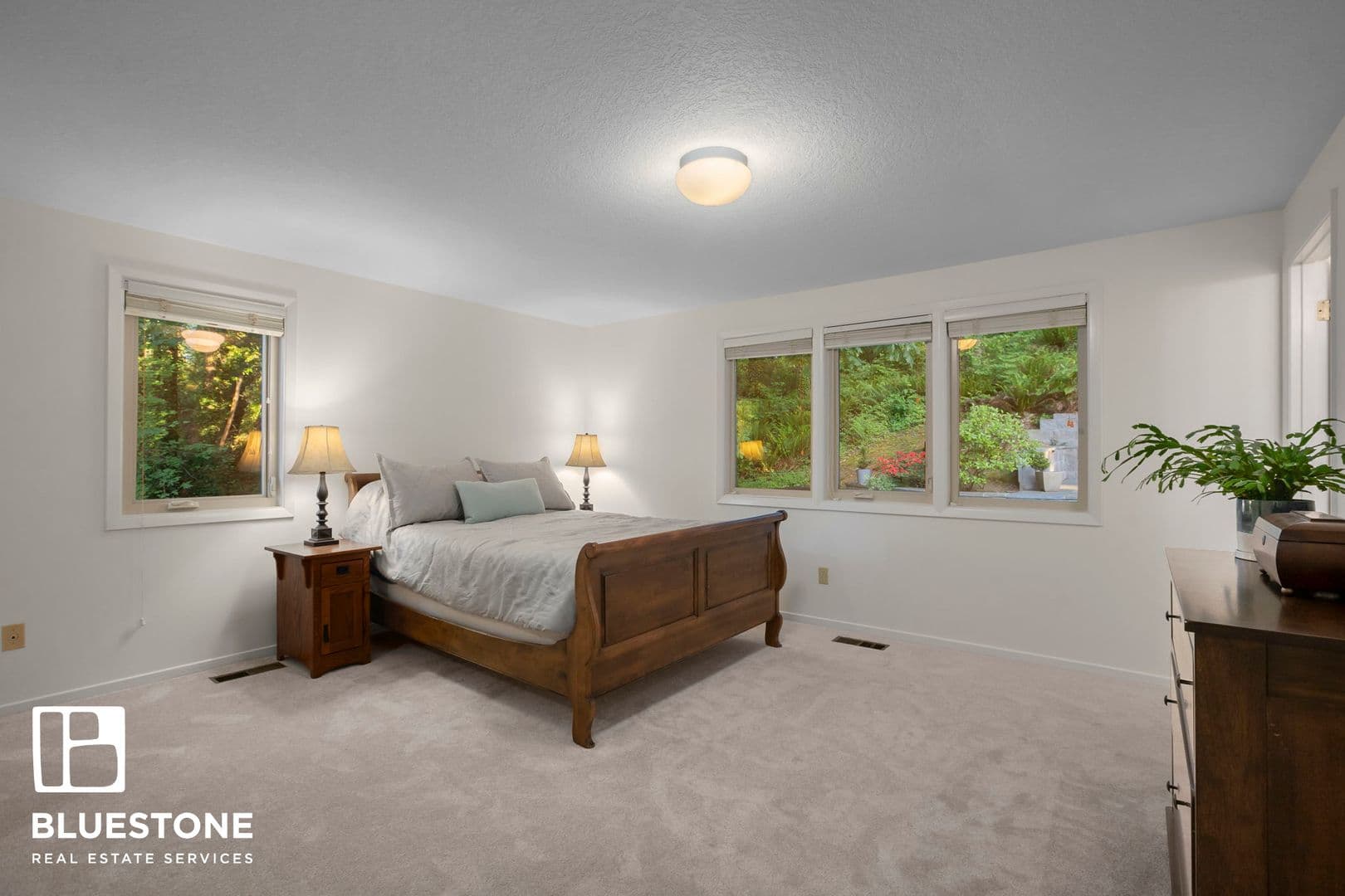 Lake Oswego House: 1970 Greentree Road
