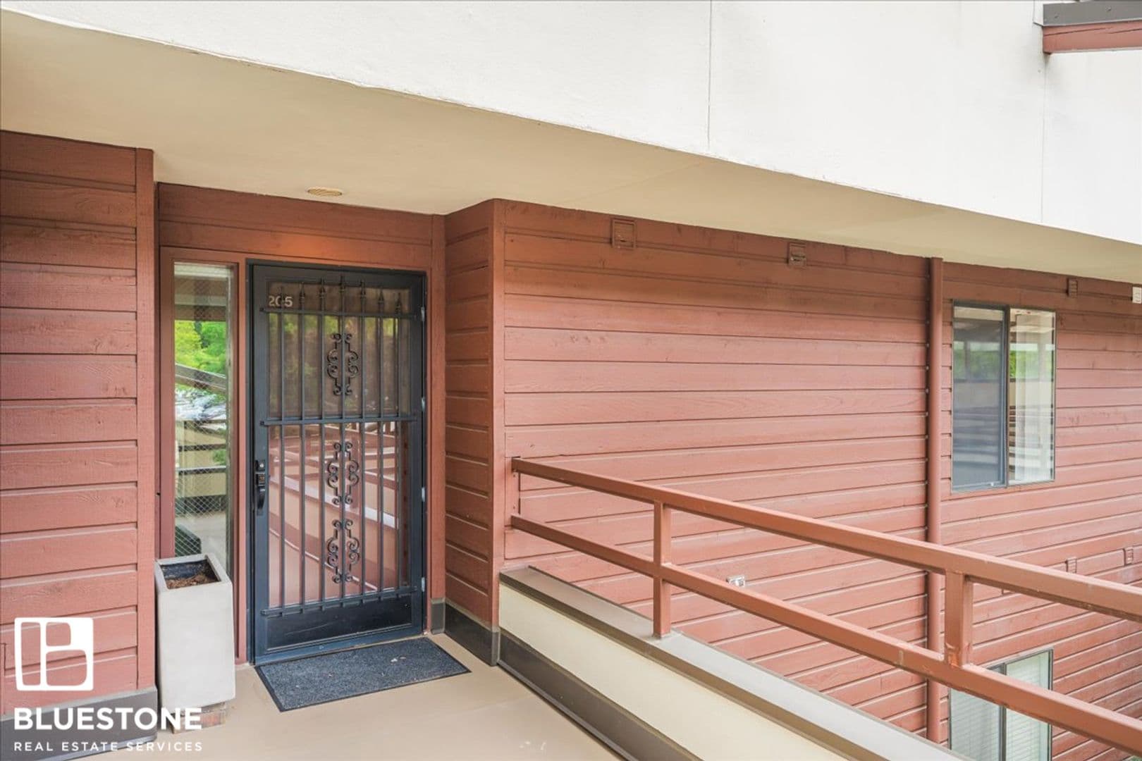 Portland House: 5150 S Landing Drive #205B2