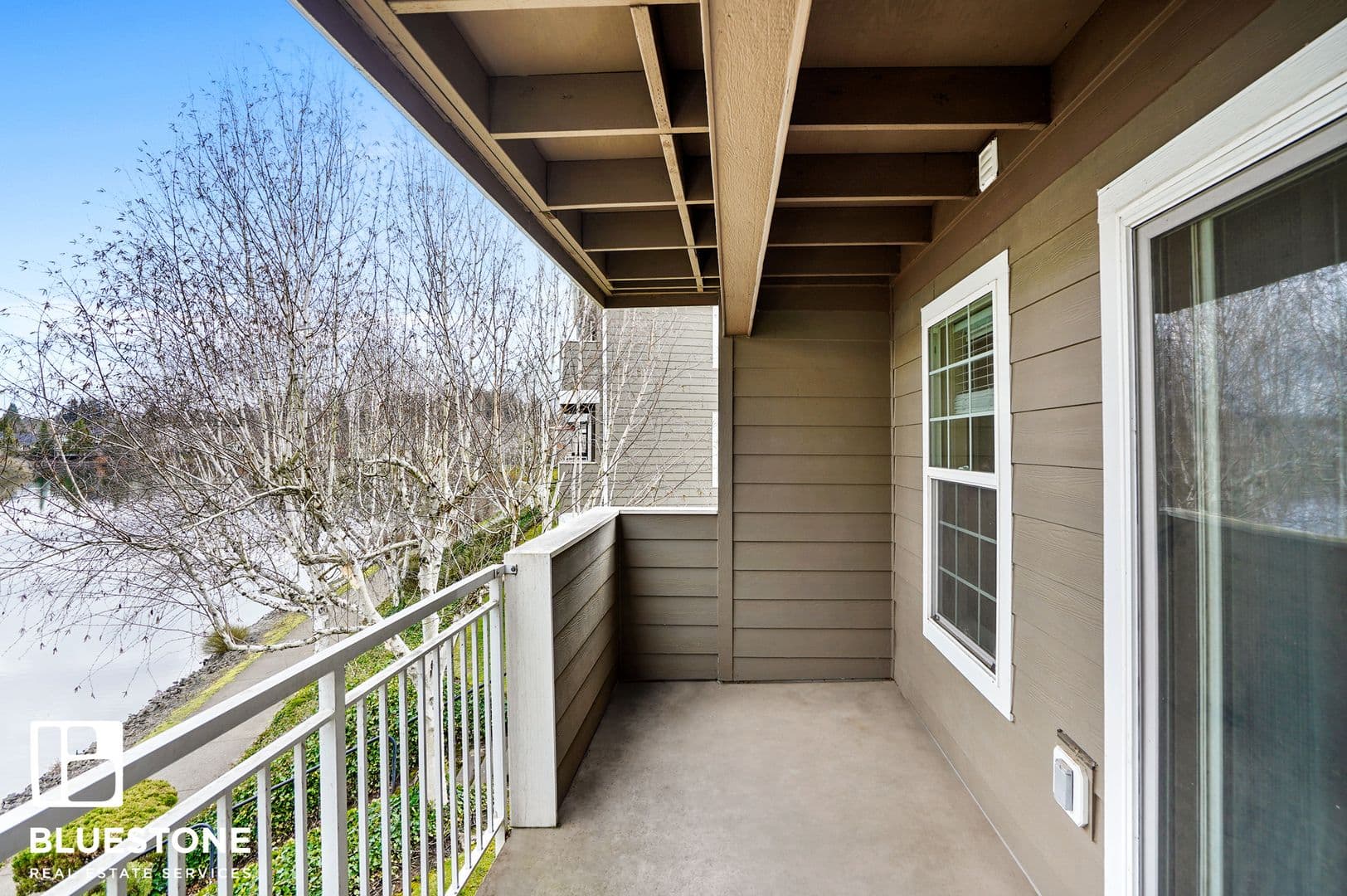 Keizer Apartment: 208 Lakepoint Place N