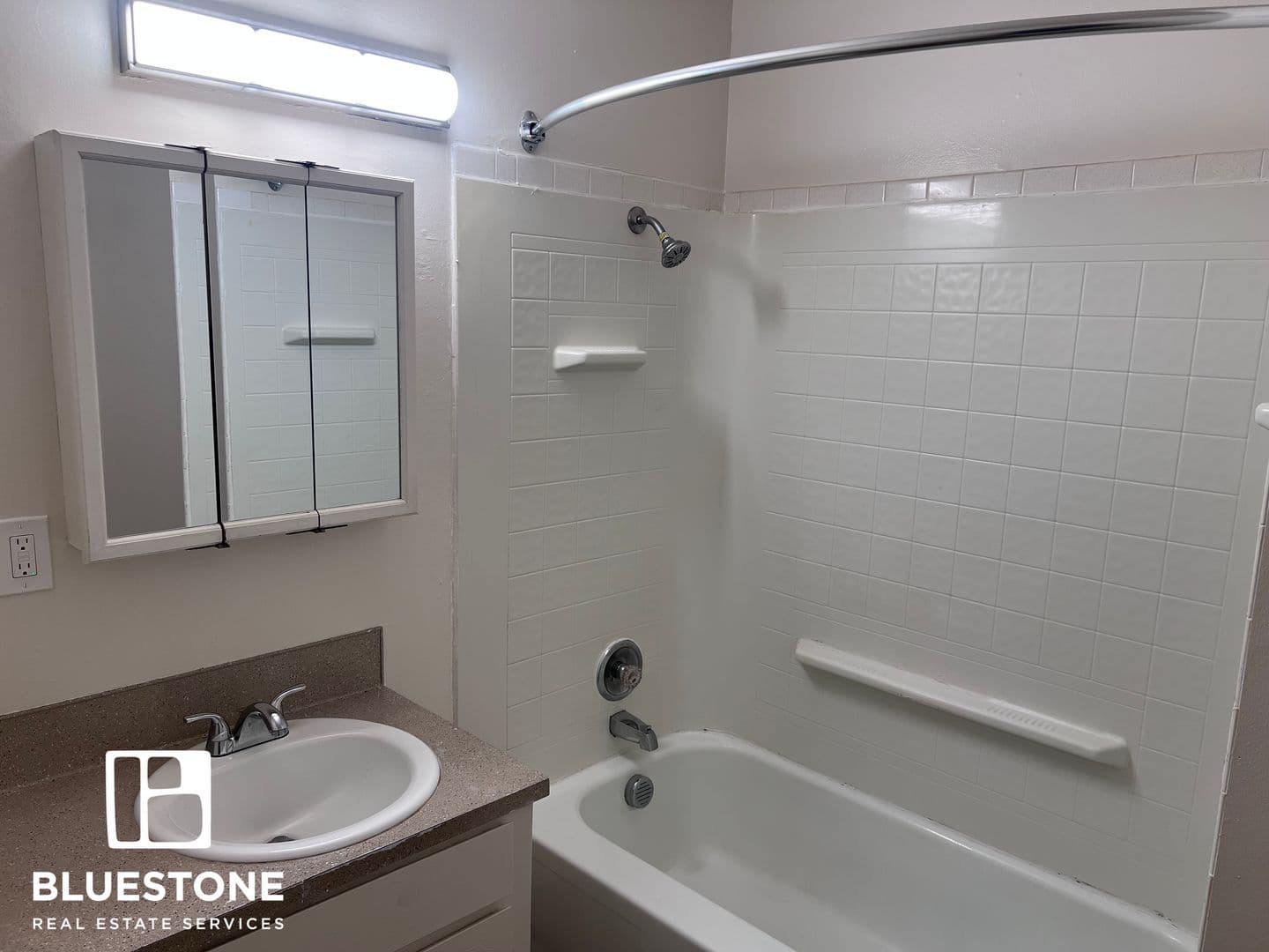 Milwaukie Townhome: 7911 SE King Rd