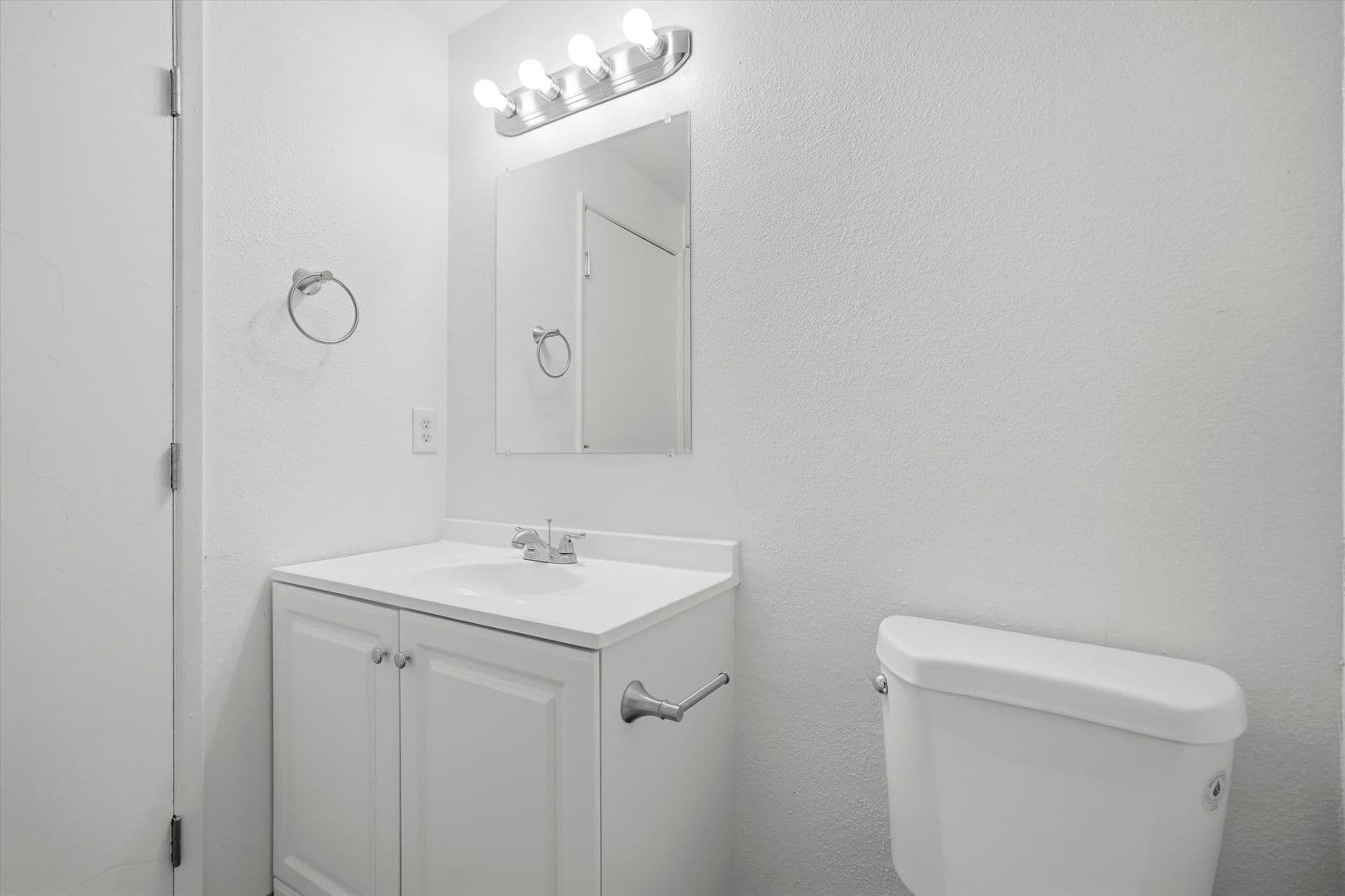 Gresham Apartment: 10 NE 162nd Ave