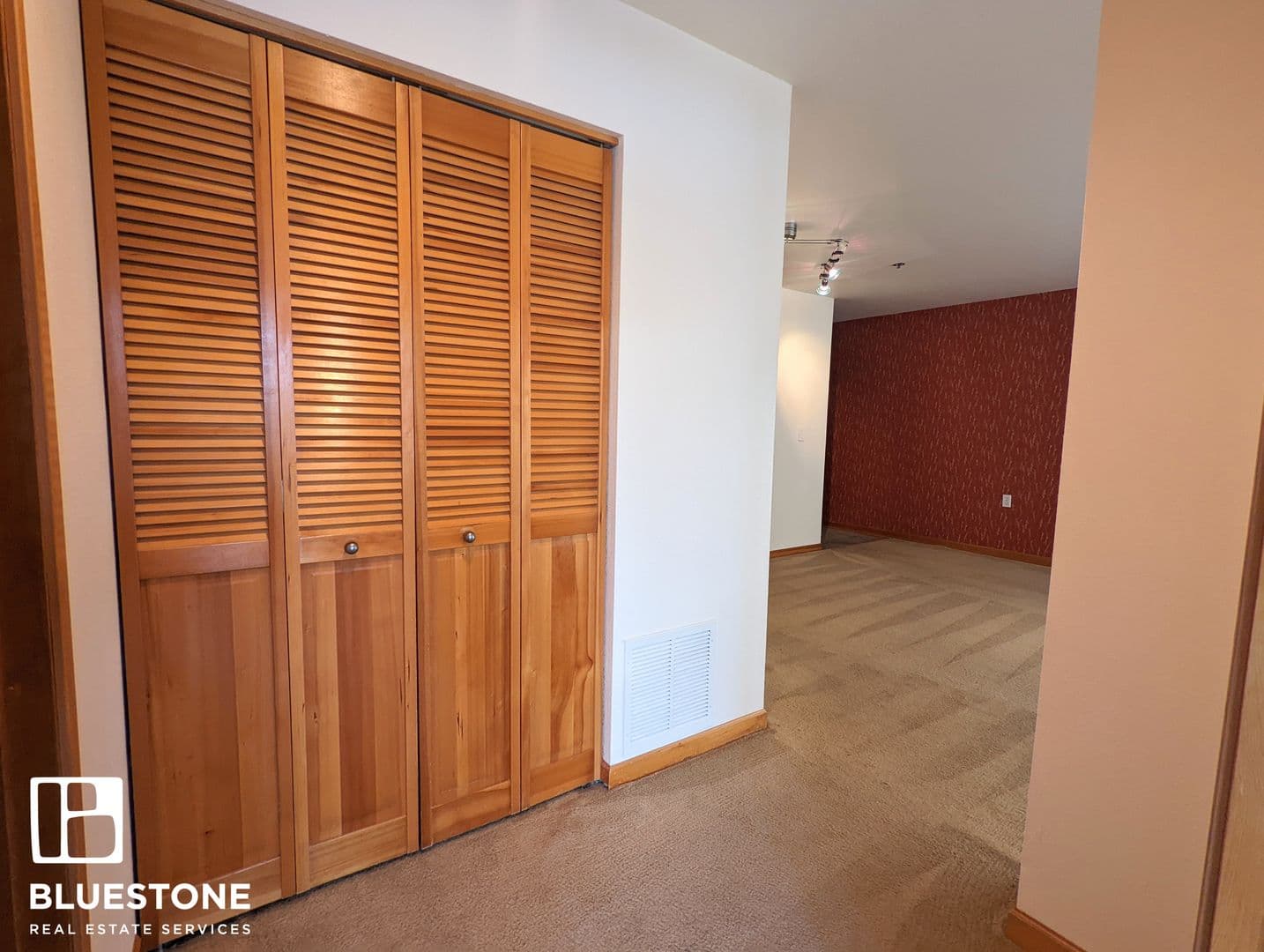 Portland Condo: 940 NW Naito Parkway #L-14
