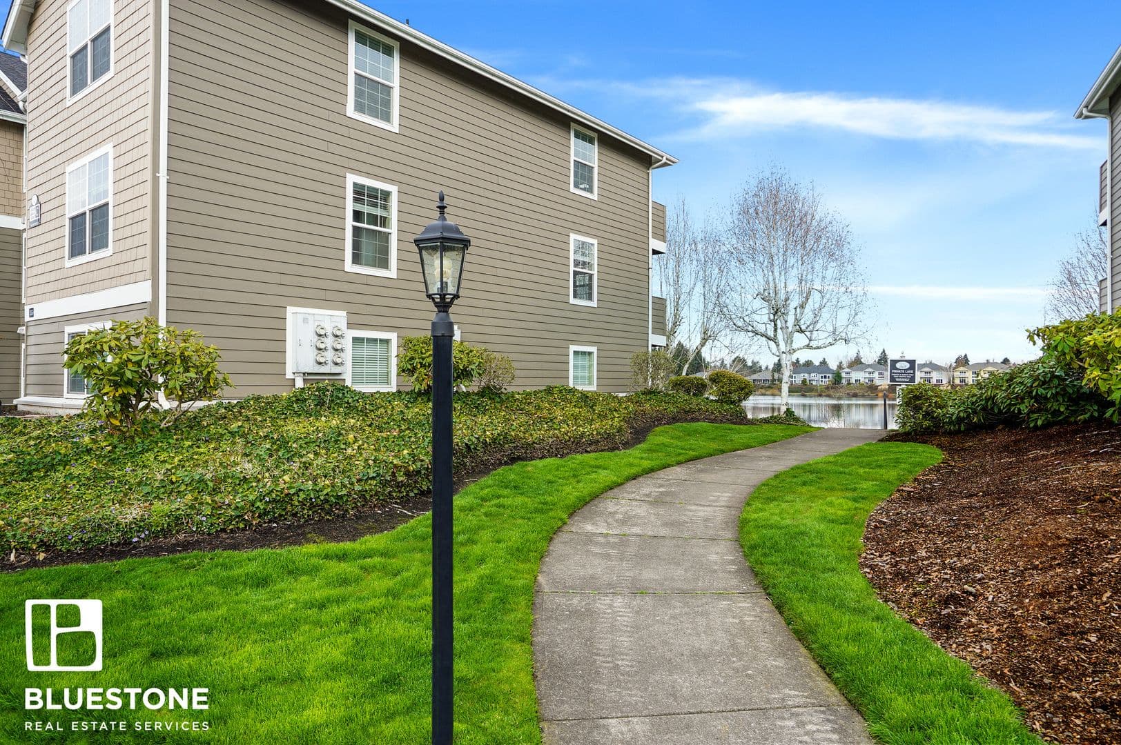 Keizer Apartment: 208 Lakepoint Place N