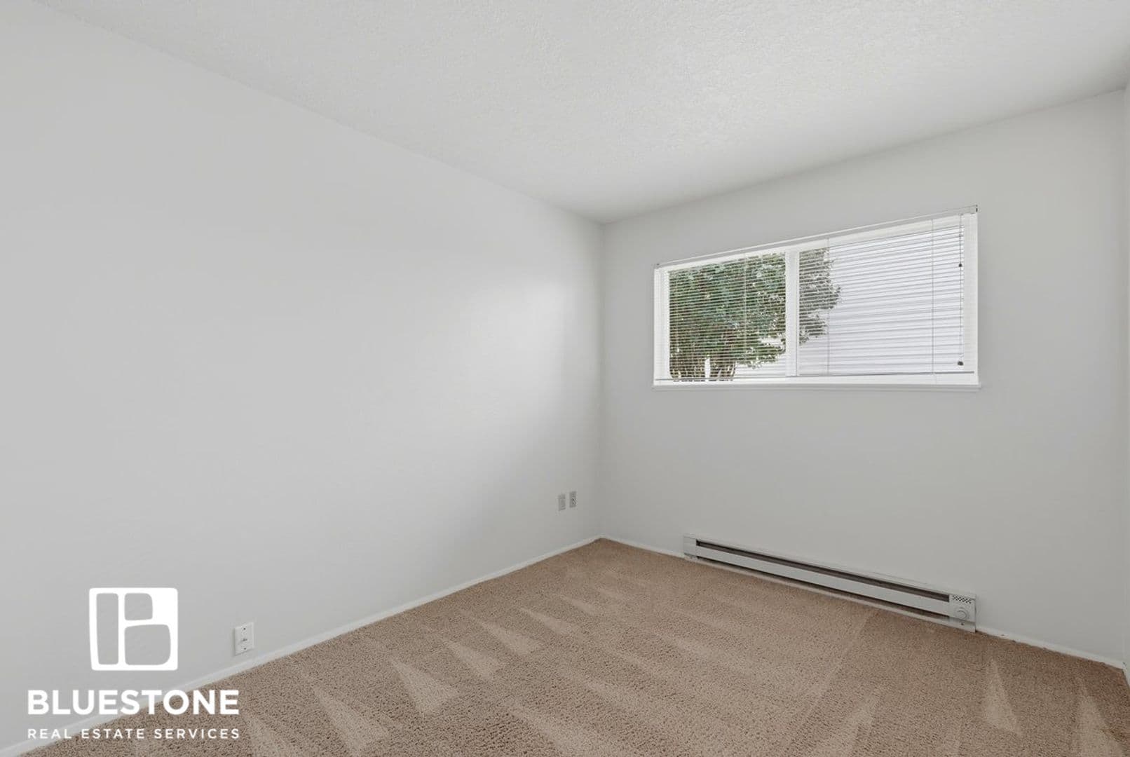 Portland Apartment: 7123 SE Powell Blvd