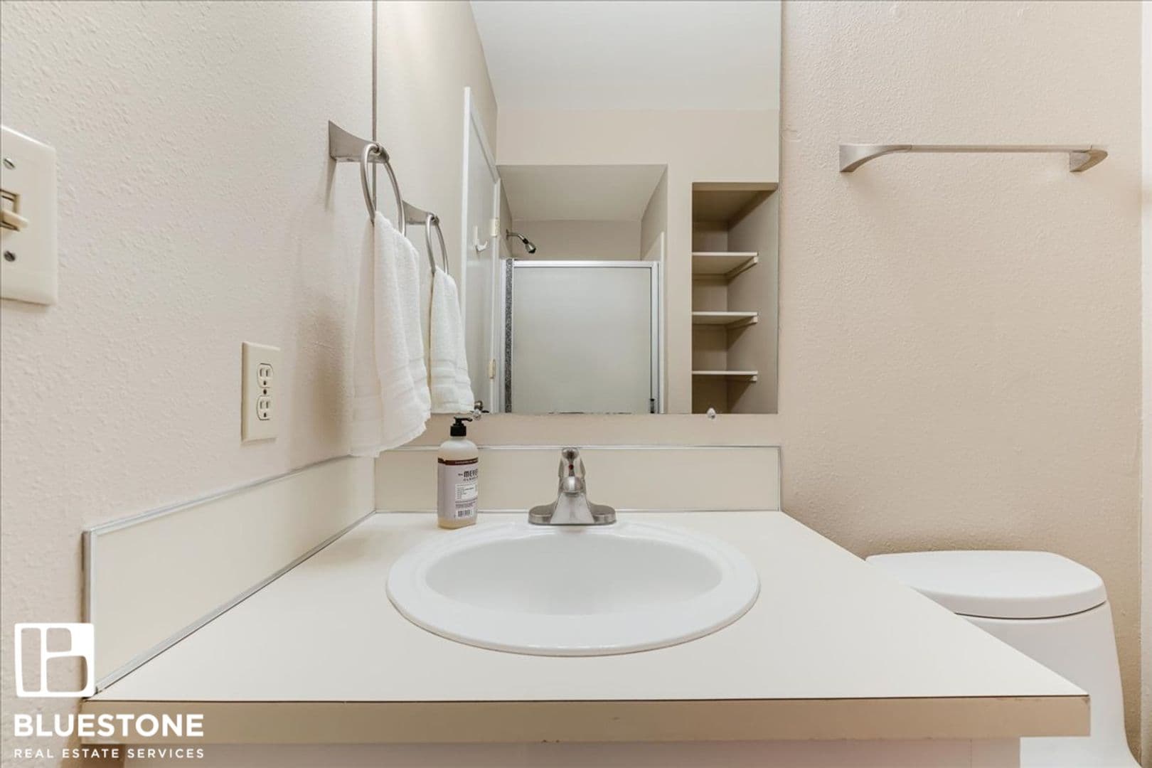 Portland House: 5150 S Landing Drive #205B2