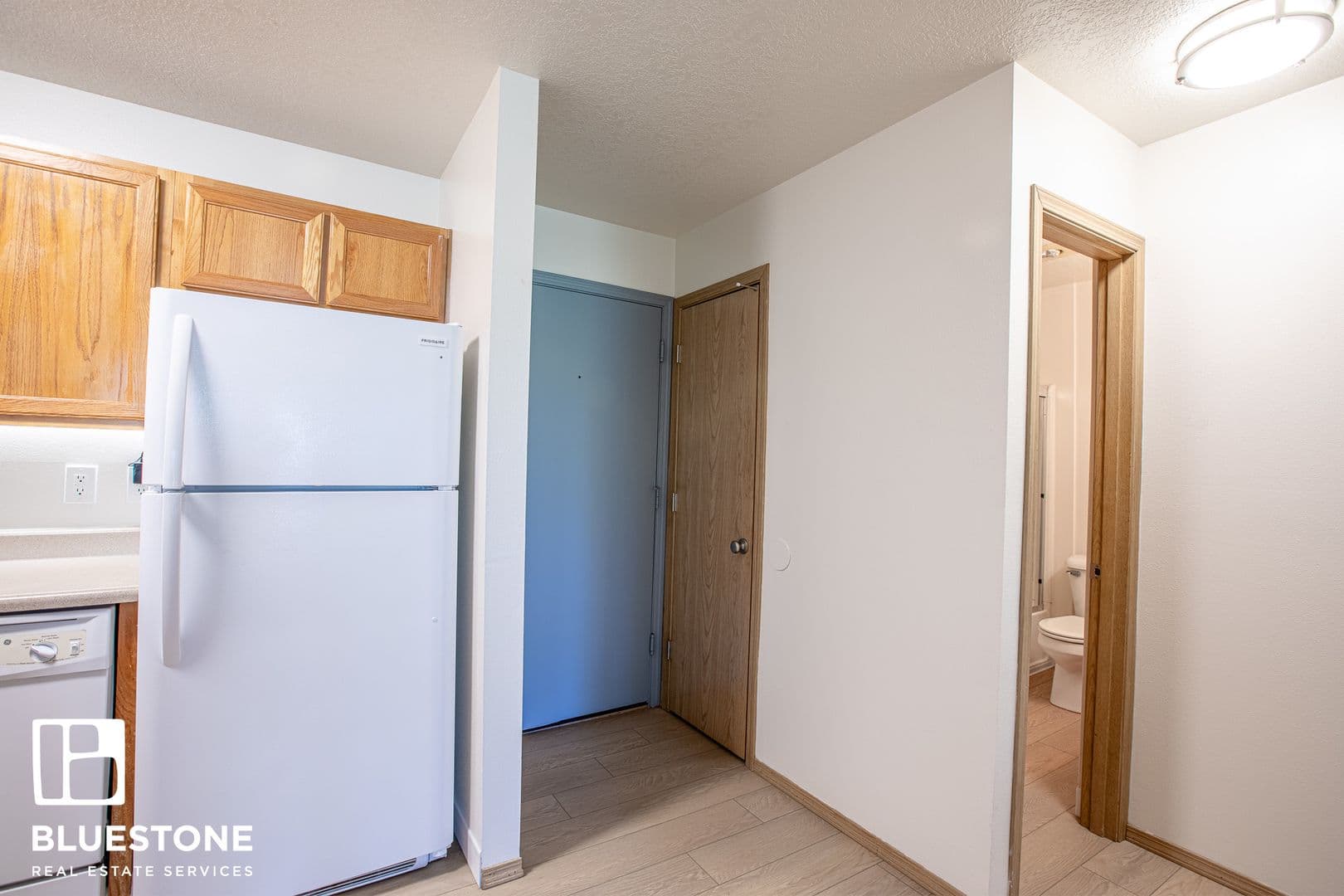 Portland Apartment: 4611-4631 SW Luradel St