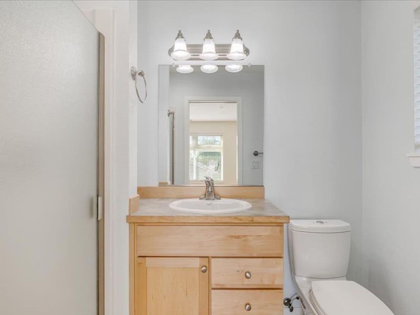 Portland Apartment: 425 NE Fremont
