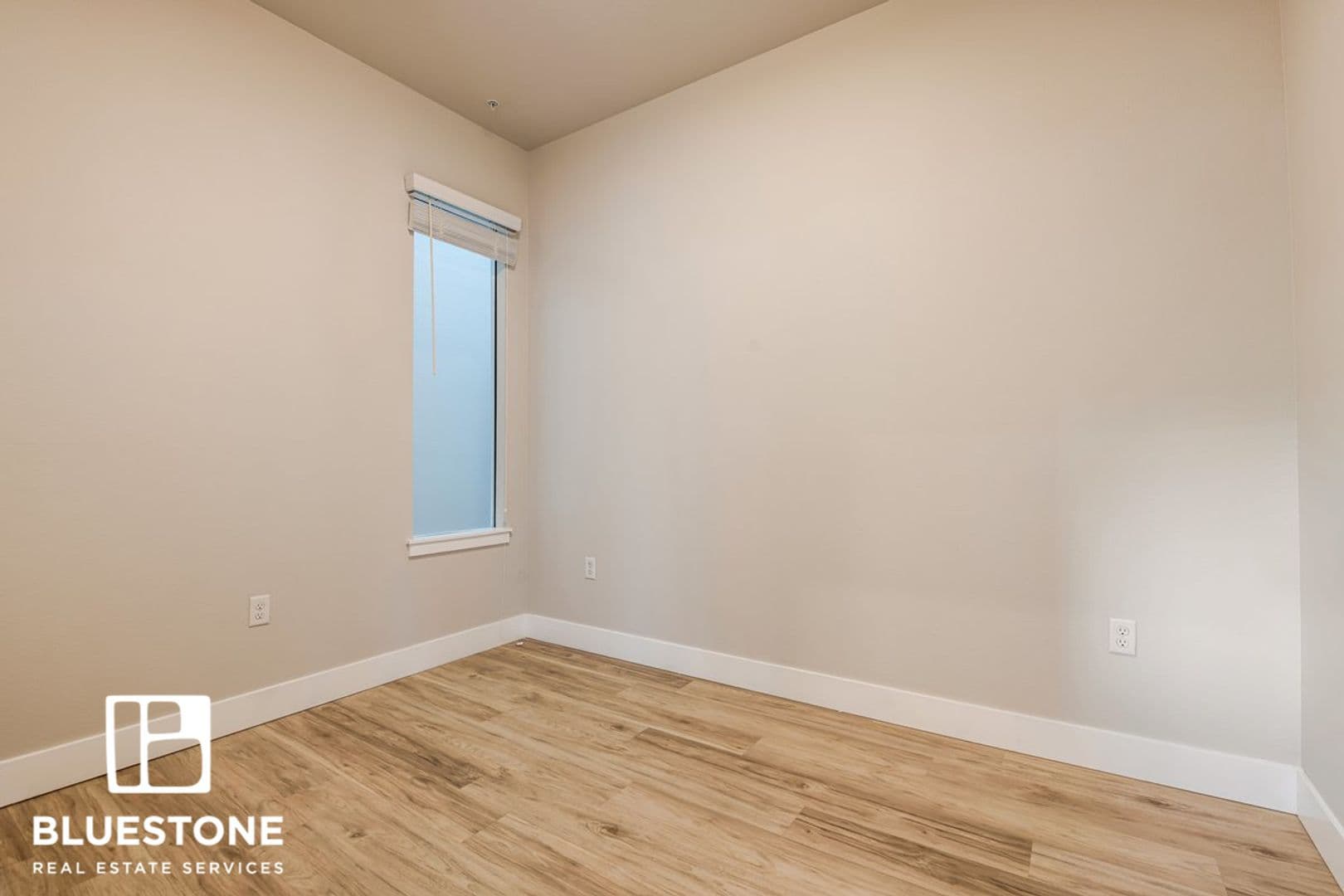 Gresham Apartment: 20711 SE Stark St