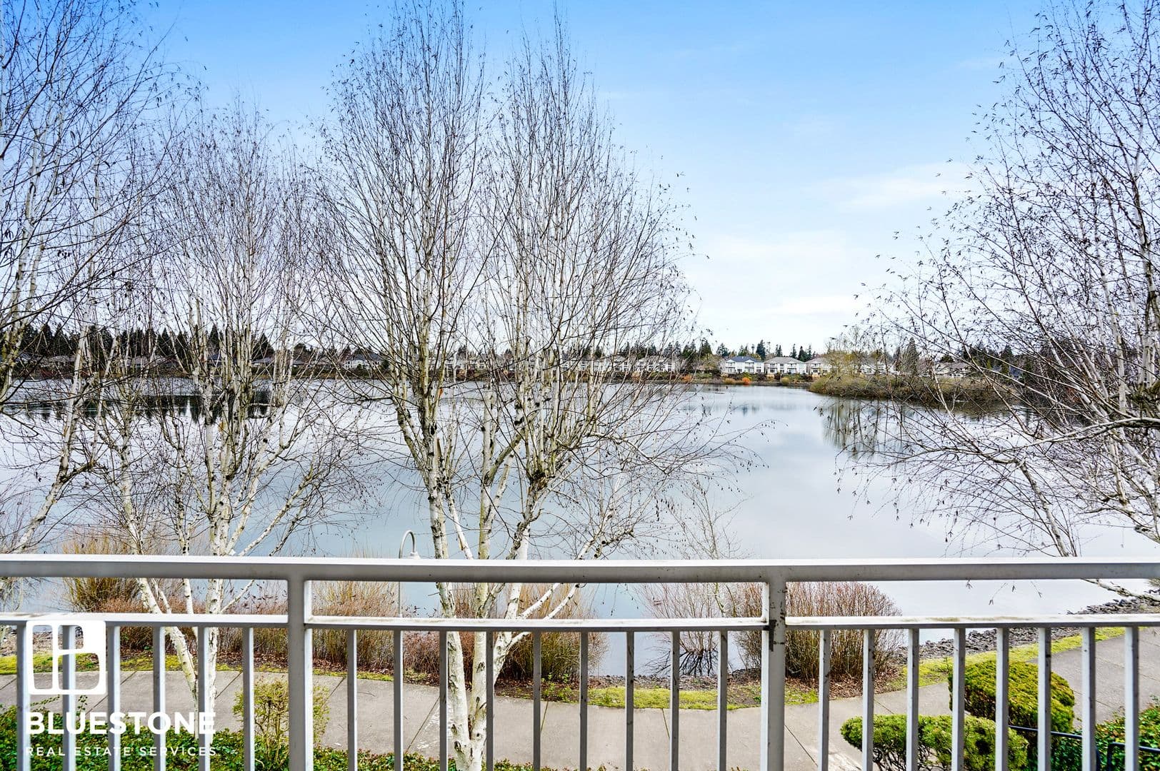 Keizer Apartment: 208 Lakepoint Place N