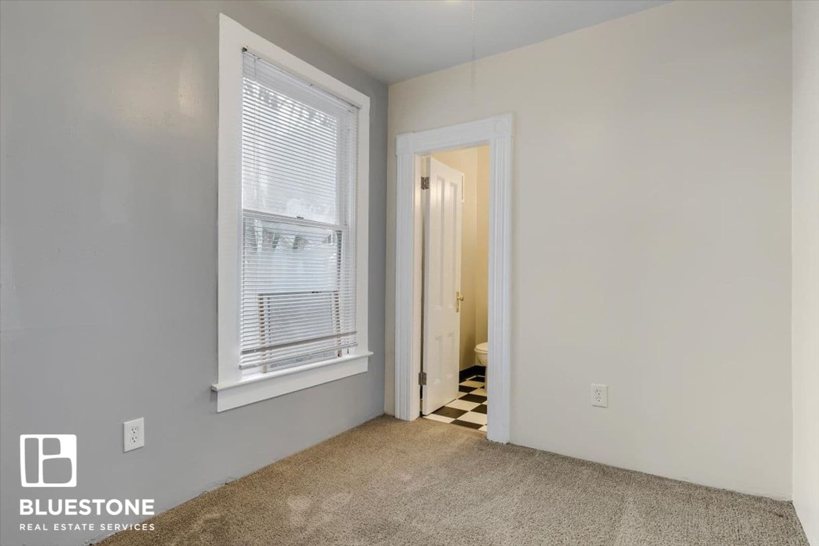Portland Apartment: 1527 SW Columbia St, Apt. D