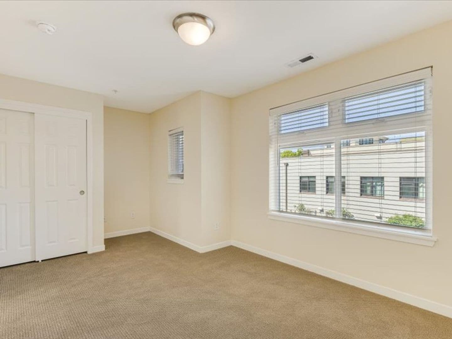 Portland Apartment: 425 NE Fremont