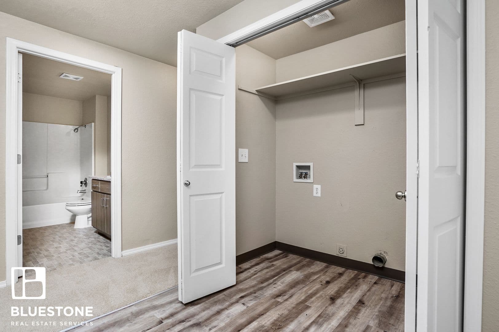 Keizer Apartment: 208 Lakepoint Place N