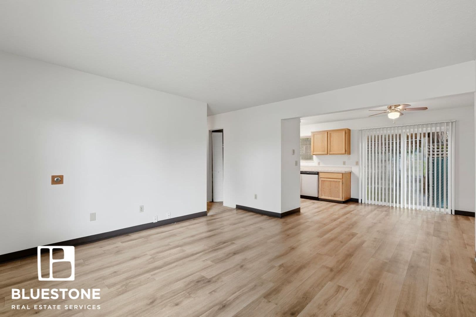 Portland Apartment: 7123 SE Powell Blvd