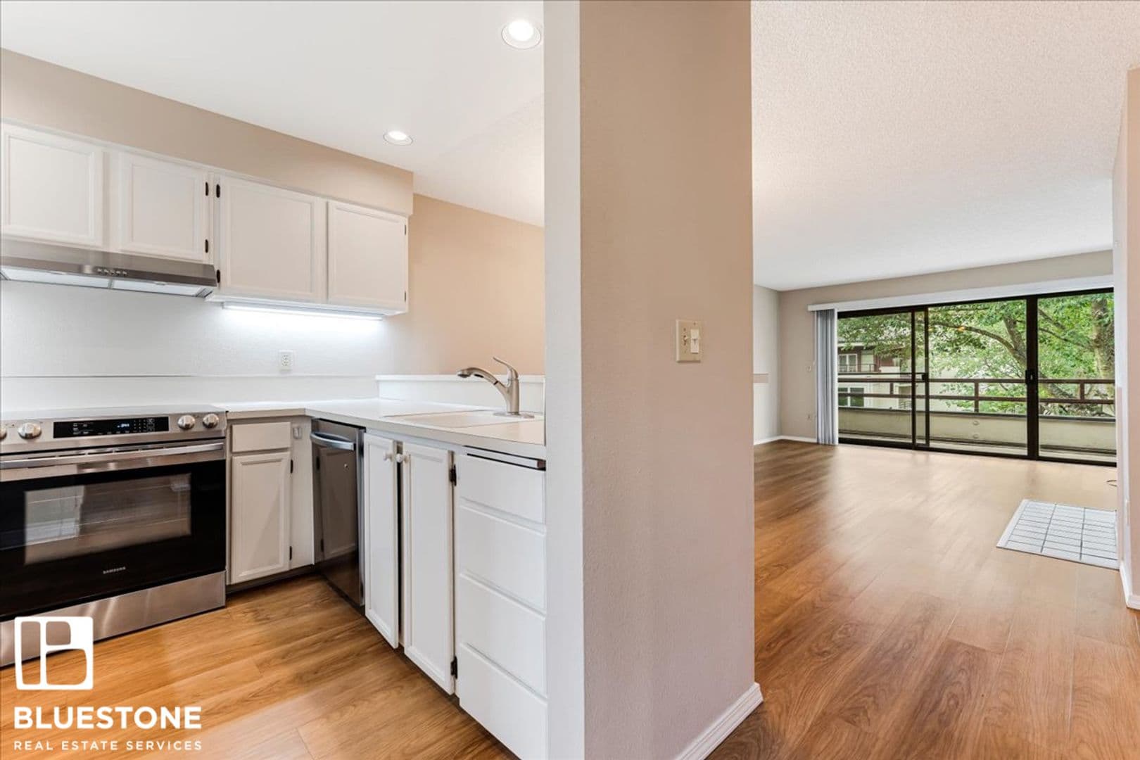 Portland House: 5150 S Landing Drive #205B2
