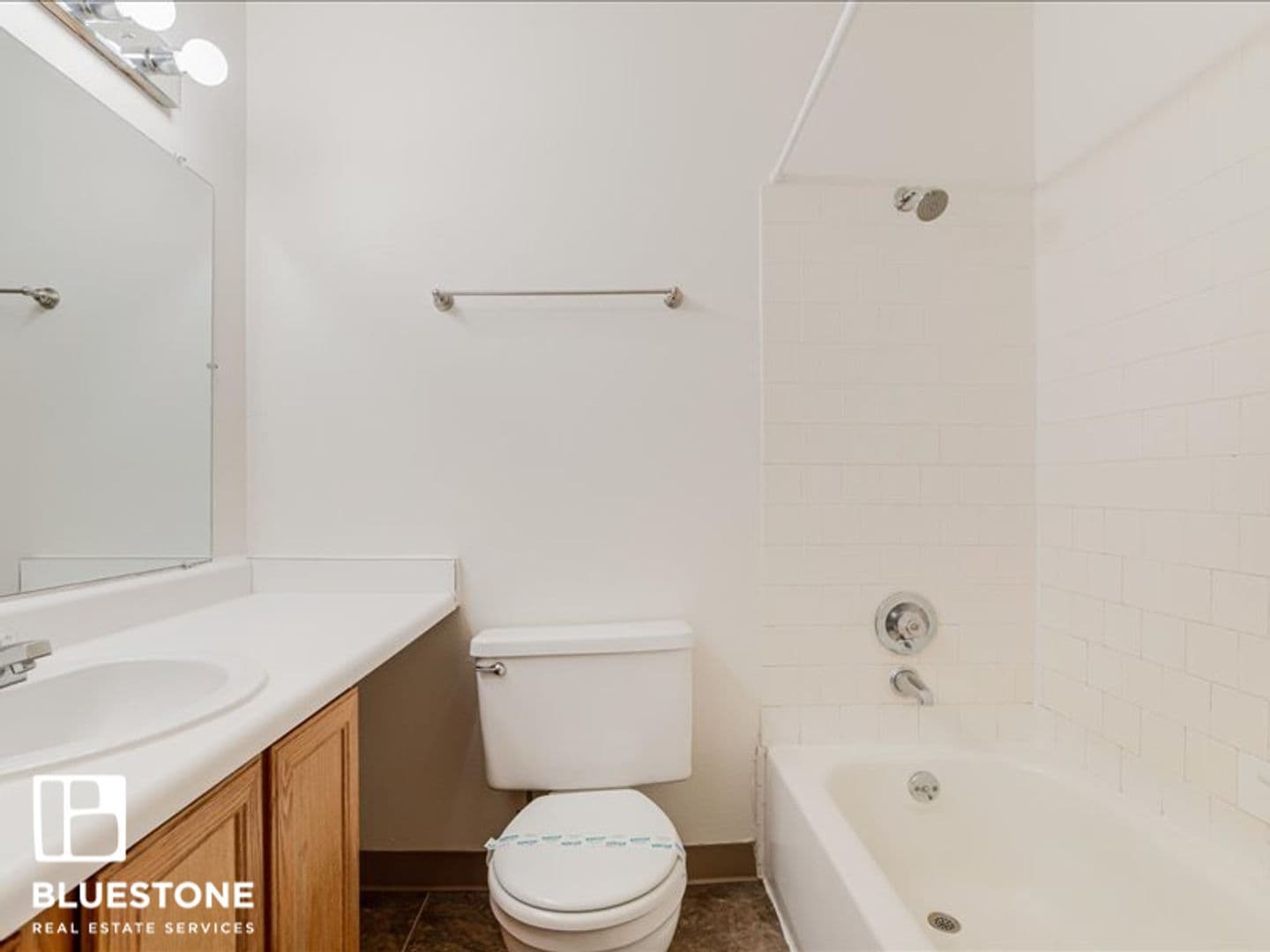 Portland Apartment: 4611-4631 SW Luradel St