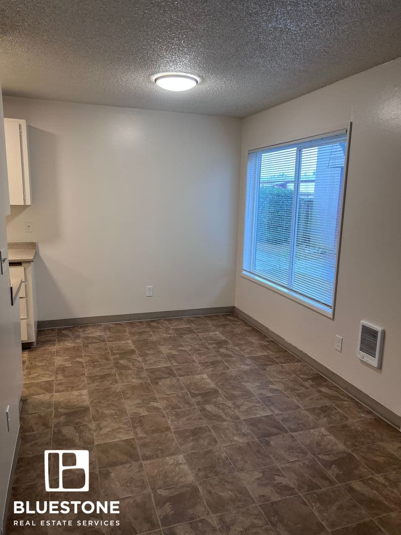 Milwaukie Townhome: 7911 SE King Rd