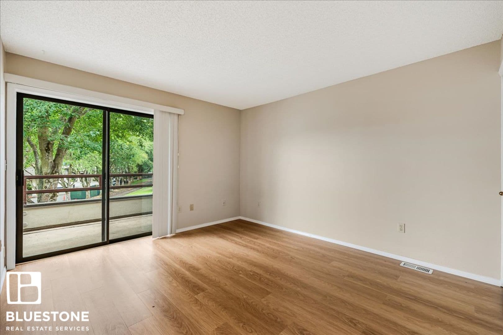Portland House: 5150 S Landing Drive #205B2