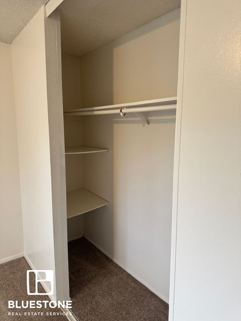 Gresham Apartment: 10 NE 162nd Ave