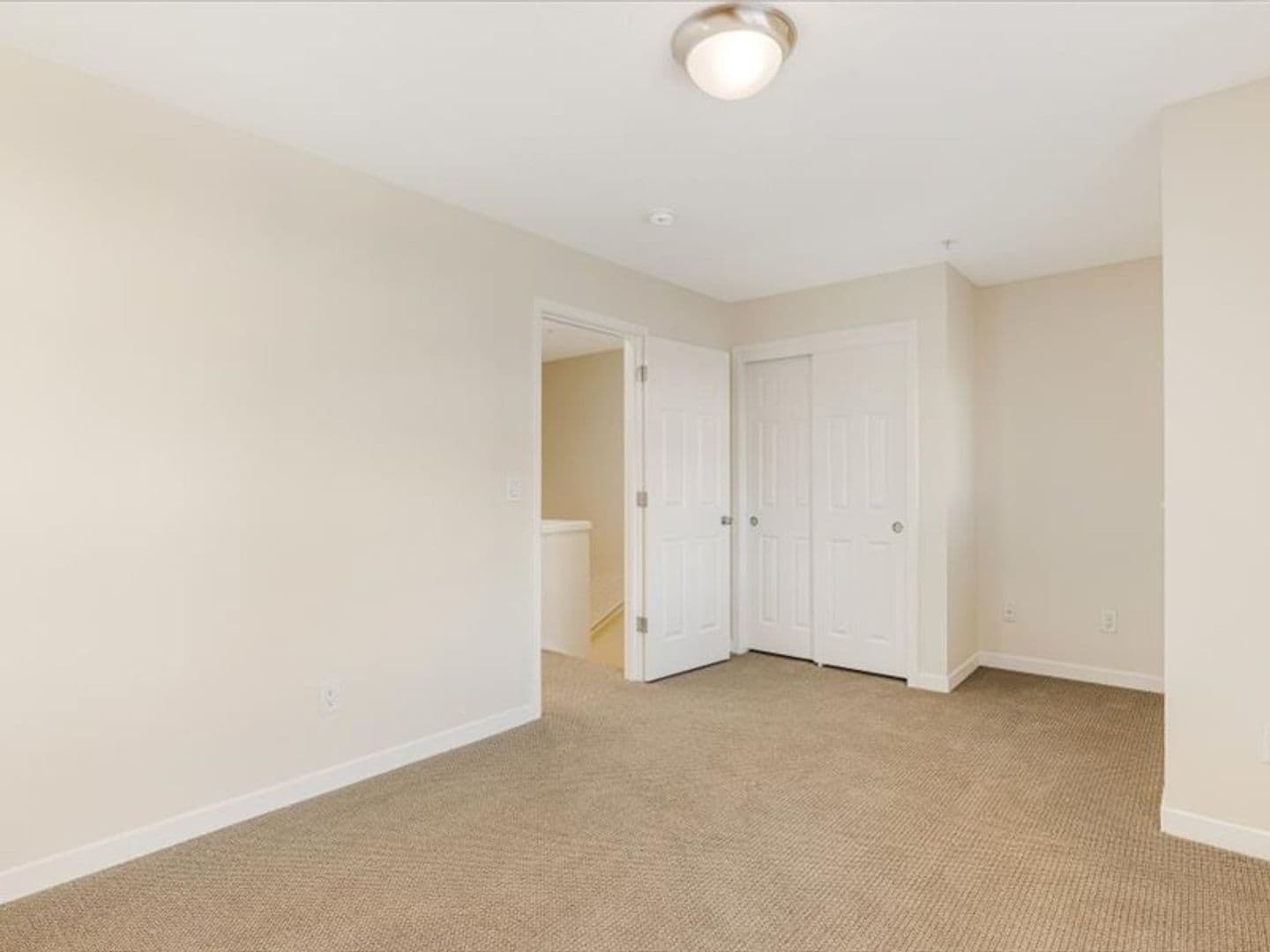 Portland Apartment: 425 NE Fremont