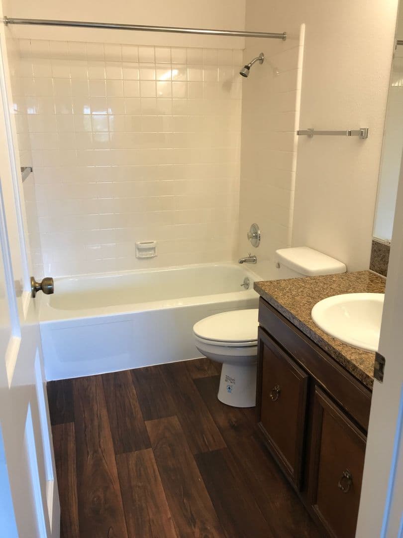 Corvallis Apartment: 124 NW 7th St