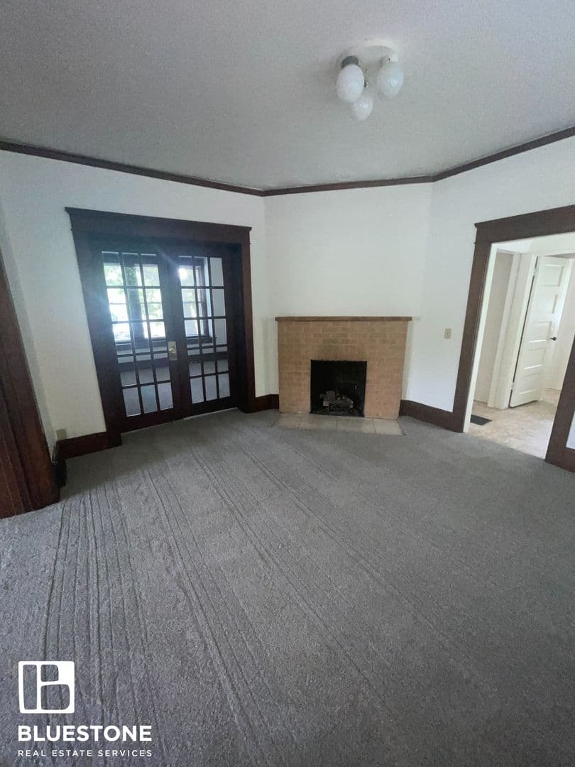 Corvallis House: 121 NW 8th St