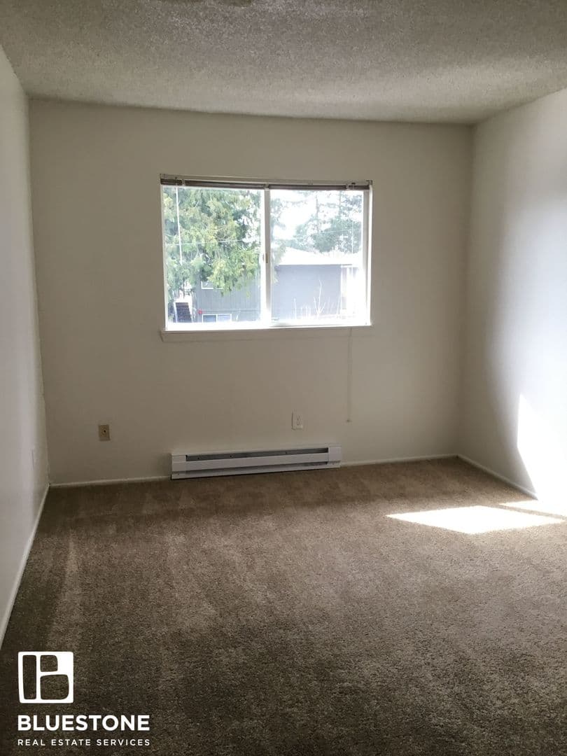 Portland Apartment: 4611-4631 SW Luradel St