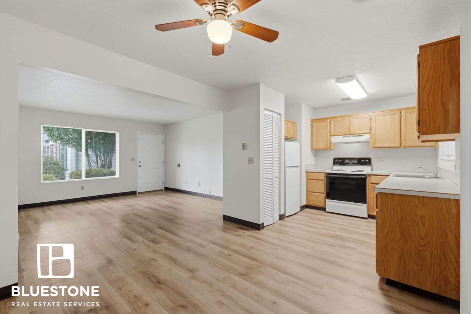 Portland Apartment: 7123 SE Powell Blvd