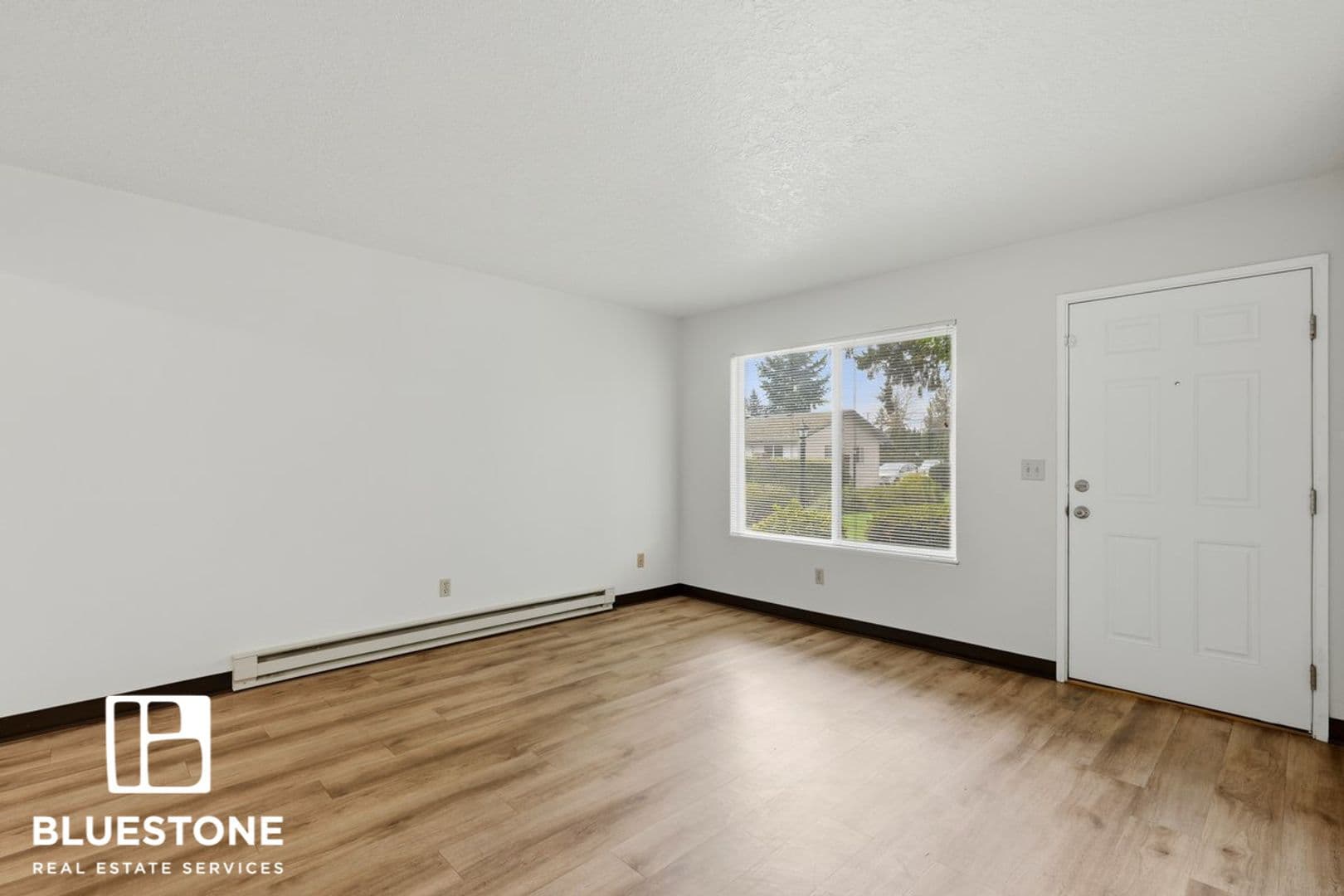 Portland Apartment: 7123 SE Powell Blvd